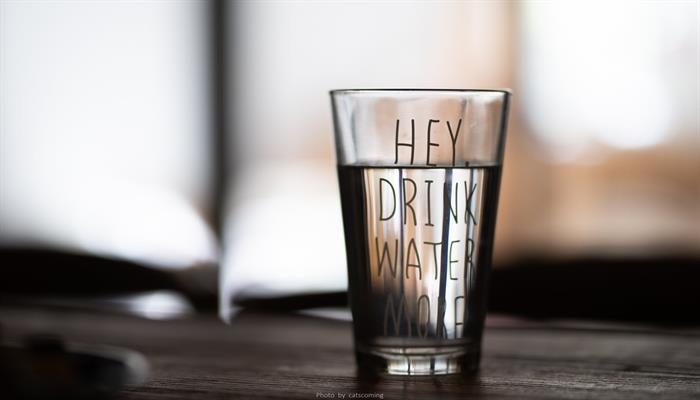 Trink ausreichend Wasser